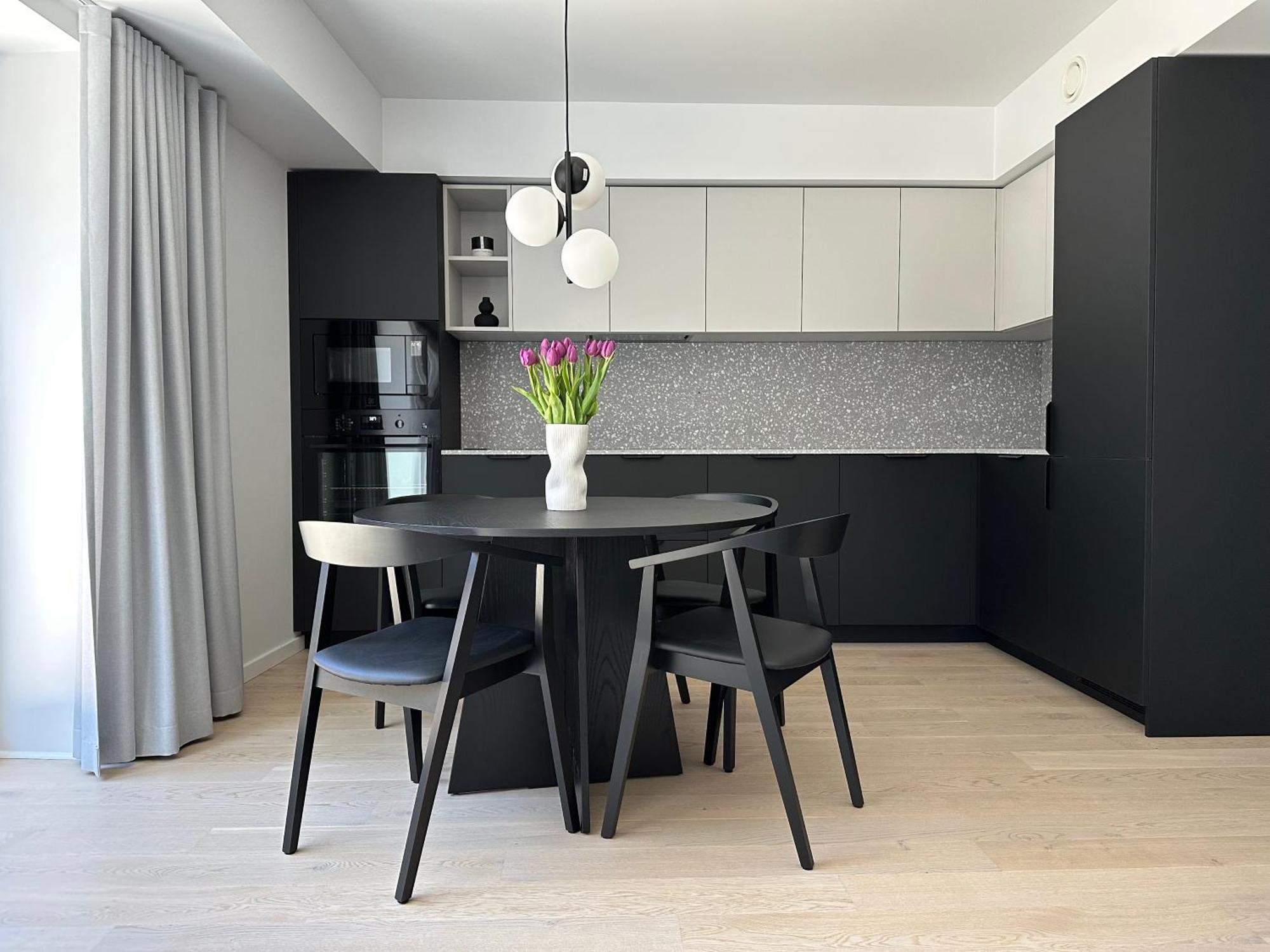 Апартаменты Brand New With Balcony And Free Parking *
